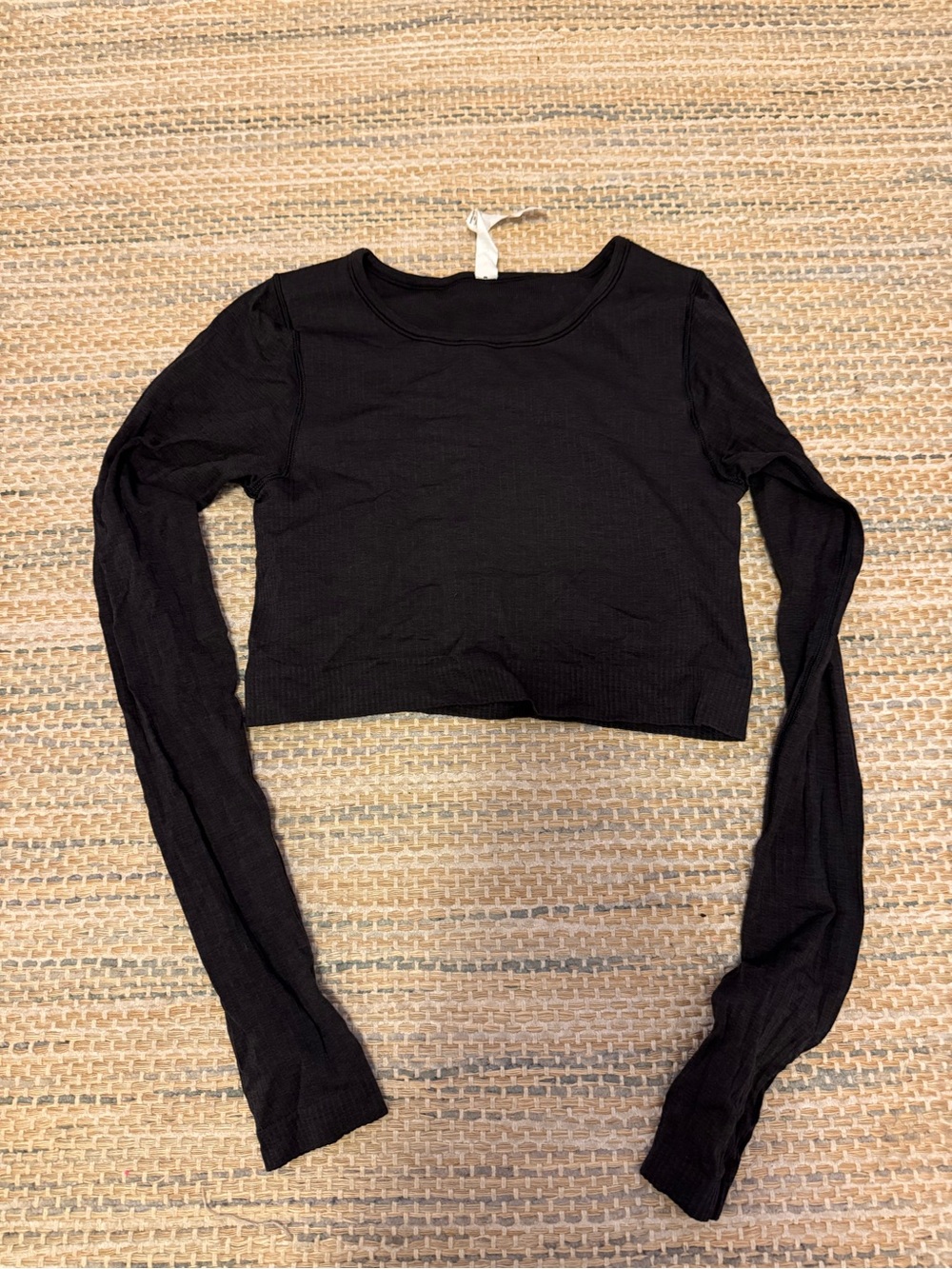 lululemon athletica Black Long-Sleeve Cropped Top
